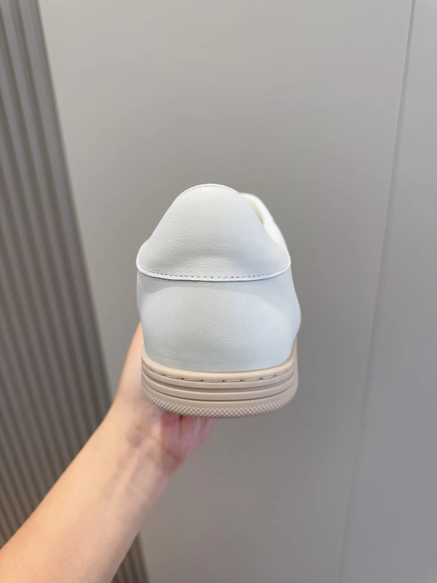 Men's Men's Shoes💰400 [New Style]🐏🐏DG men's calfskin sneakers Portofino Yacht shoes, simple and versatile design, unique saddle leather soles. The Dolce &G logo rear wing is the icing on the cake. Imported cowhide + rubber outsole Size: 39-44 (customized at 38.45)